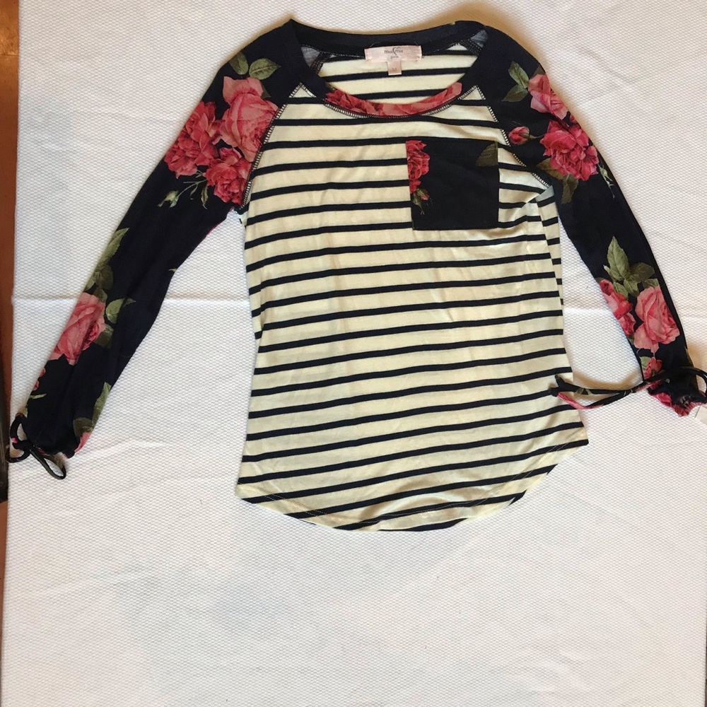 Contrasting print Soft Long sleeved blouse
